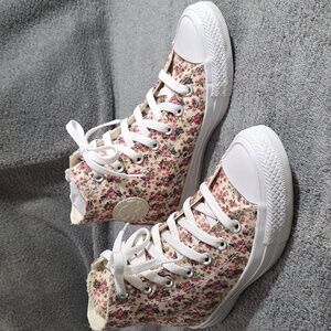 Converse Chuck Taylor Victorian Rose Floral Canvas High-Tops Women Sz 6